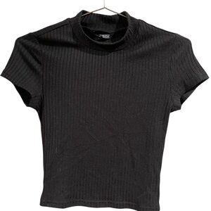 SHEIN Black Ribbed Crop Top